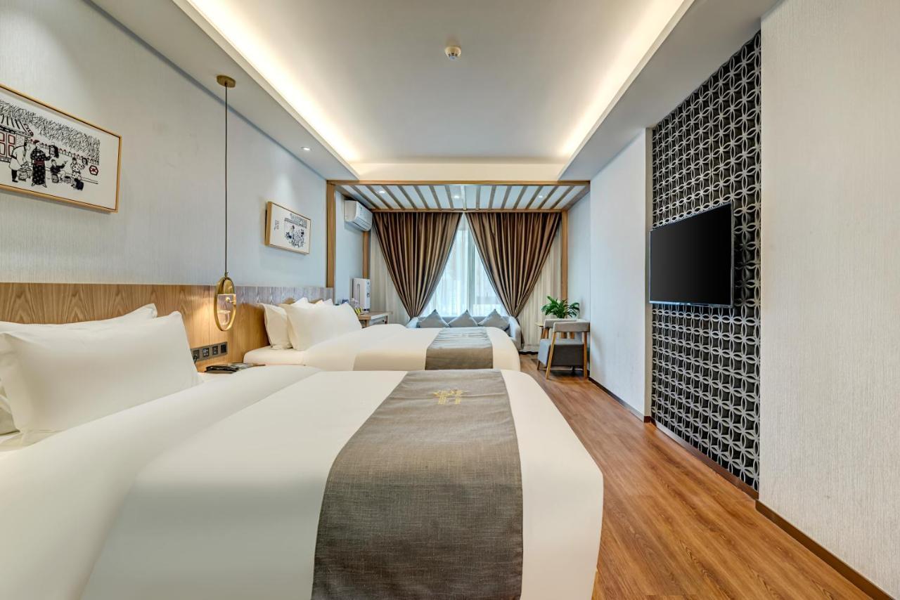 Happy Dragon Saga Hotel With Terrace-- Free Wifi With Fluent English Speaking,Tourist Ticket Service&Food Recommendation,Near Tian'Anmen Forbidden City,Wangfujing Walking Street,Easy To Get Any Tour Sights By Metro Peking Exterior foto