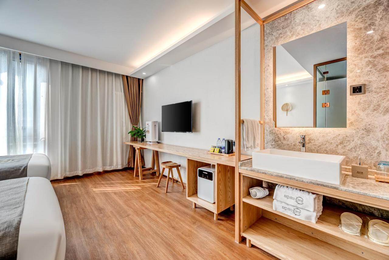 Happy Dragon Saga Hotel With Terrace-- Free Wifi With Fluent English Speaking,Tourist Ticket Service&Food Recommendation,Near Tian'Anmen Forbidden City,Wangfujing Walking Street,Easy To Get Any Tour Sights By Metro Peking Exterior foto