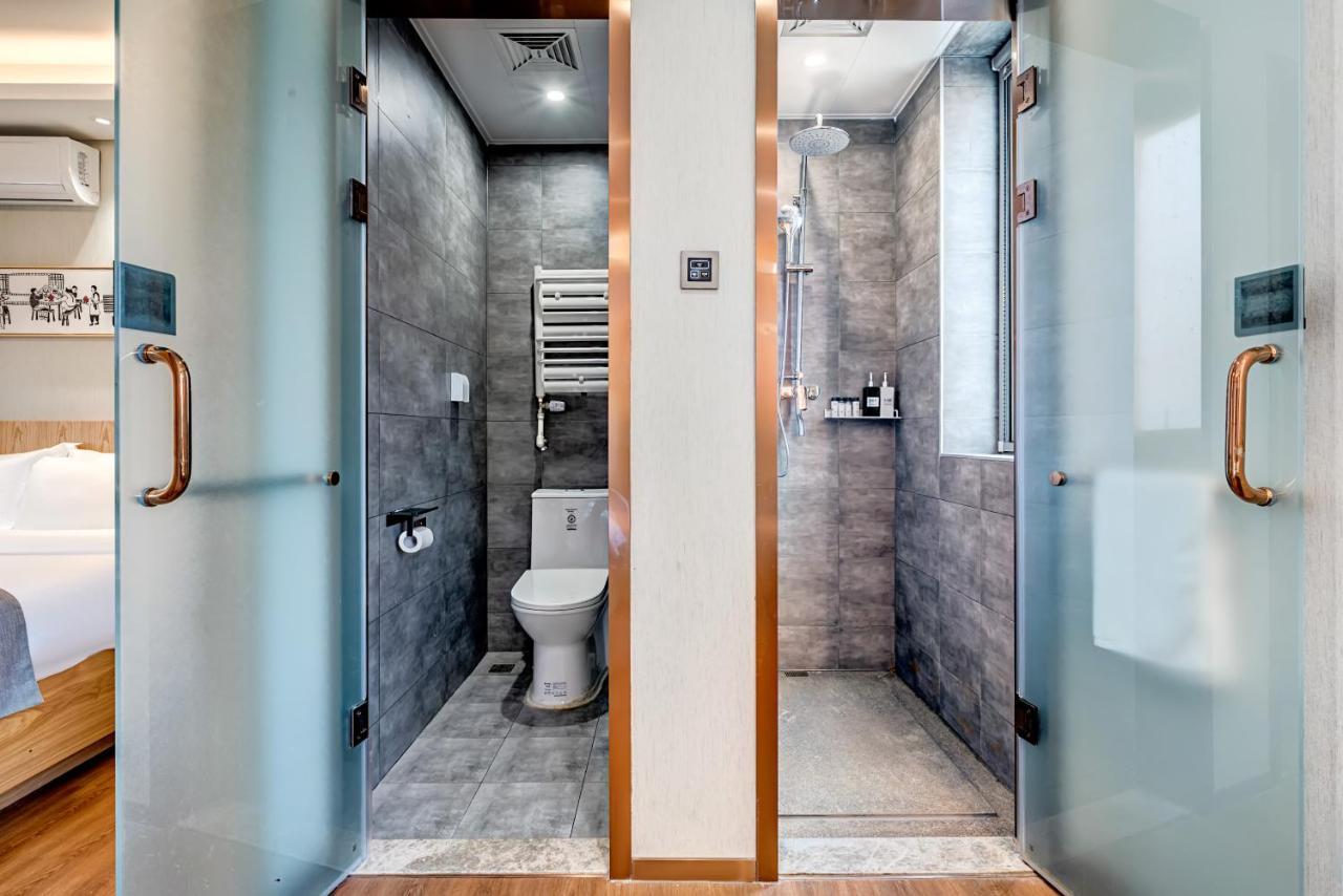Happy Dragon Saga Hotel With Terrace-- Free Wifi With Fluent English Speaking,Tourist Ticket Service&Food Recommendation,Near Tian'Anmen Forbidden City,Wangfujing Walking Street,Easy To Get Any Tour Sights By Metro Peking Exterior foto