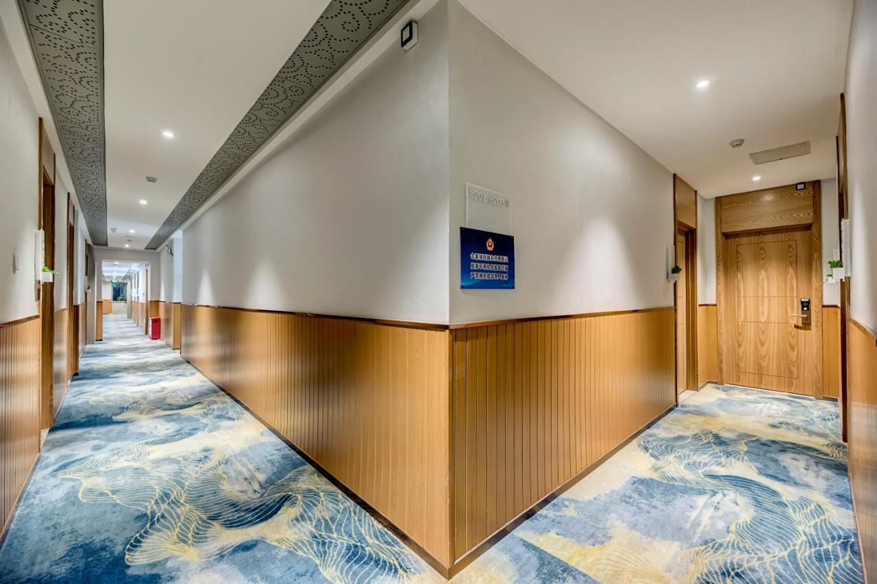 Happy Dragon Saga Hotel With Terrace-- Free Wifi With Fluent English Speaking,Tourist Ticket Service&Food Recommendation,Near Tian'Anmen Forbidden City,Wangfujing Walking Street,Easy To Get Any Tour Sights By Metro Peking Exterior foto