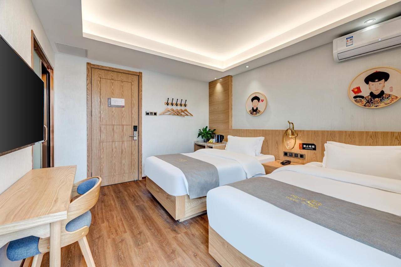 Happy Dragon Saga Hotel With Terrace-- Free Wifi With Fluent English Speaking,Tourist Ticket Service&Food Recommendation,Near Tian'Anmen Forbidden City,Wangfujing Walking Street,Easy To Get Any Tour Sights By Metro Peking Exterior foto